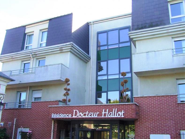 Docteur Hallot un Ehpad exploité par Emeis (Orpea) à Noyon 