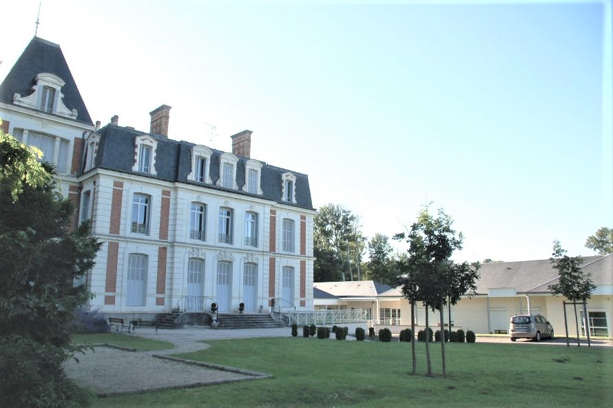 Château de la Manderie un Ehpad exploité par Domidep à Ouzouer-des-Champs 