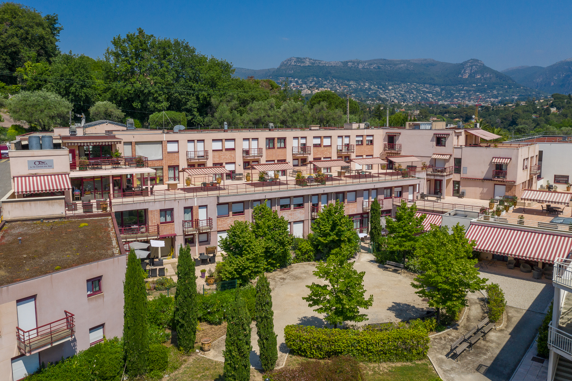 La Bastide des Cayrons un Ehpad exploité par Emeis à Vence