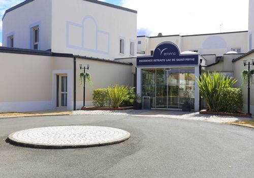 Lac de Saint-Pryvé un Ehpad exploité par Emera à Saint-Pryvé-Saint-Mesmin 