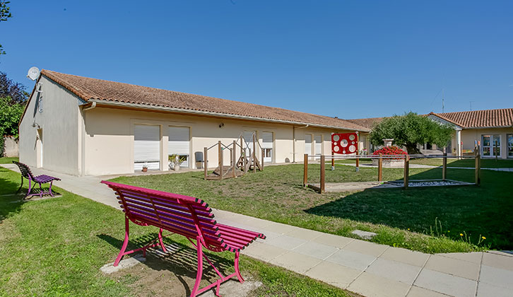 Le Clos des Fontaines Rochefort un Ehpad exploité par DomusVi à Rochefort 