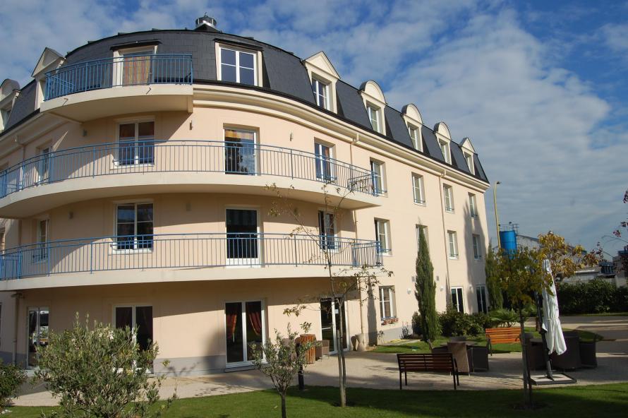 Le Clos des Meuniers un Ehpad exploité par Emeis (Orpea) à Bagneux 