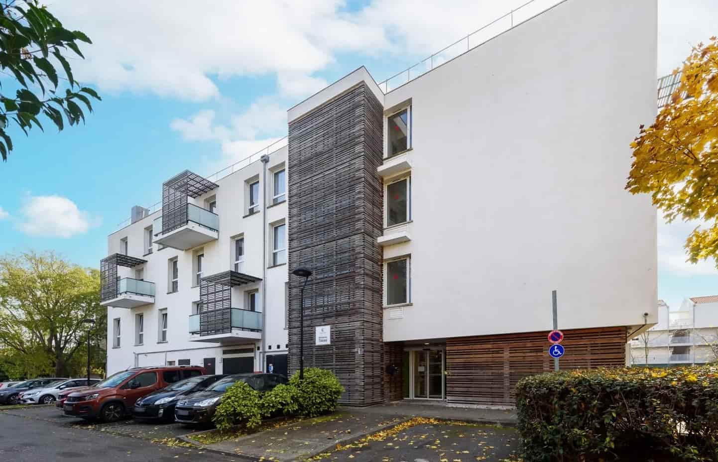 Le Clos Saint-Jean un Ehpad exploité par Colisee à Gan 