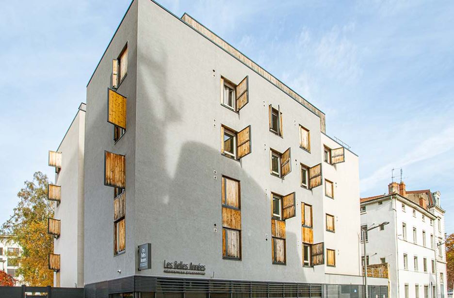 Univers 9 une  exploitée par Les Belles Annees à Lyon 