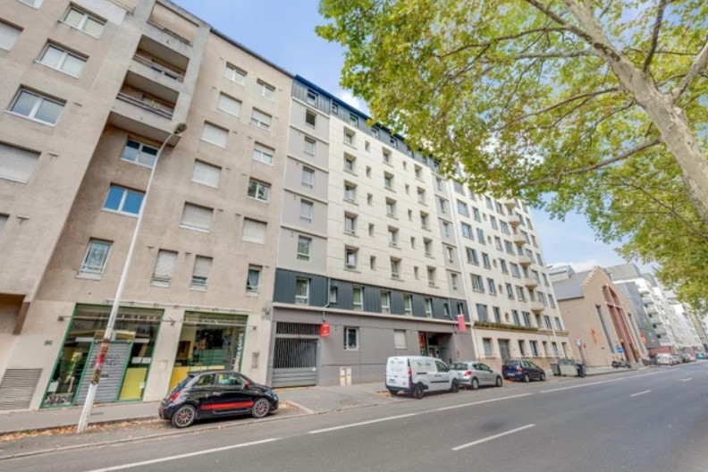 Rimbaud une  exploitée par Logifac (OHLE) à Lyon 