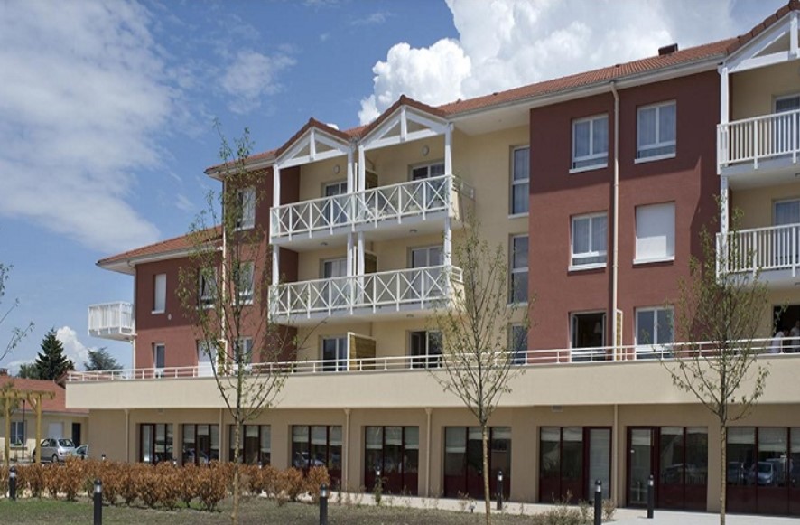 Le Parc Saint-Germain une résidence Séniors exploitée par Domitys à Montrond-les-Bains
