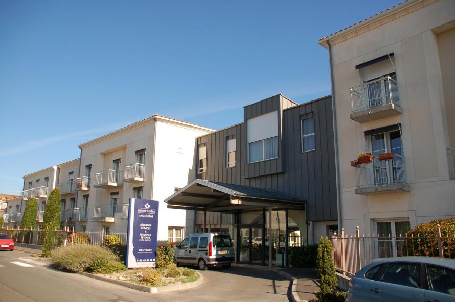 Emeraudes une résidence seniors à la revente exploitée par Emera à Angoulême