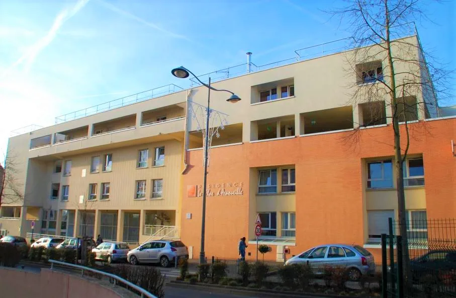 Le Clos d'Arnouville un Ehpad à la revente exploité par Emeis (Orpea) à Arnouville
