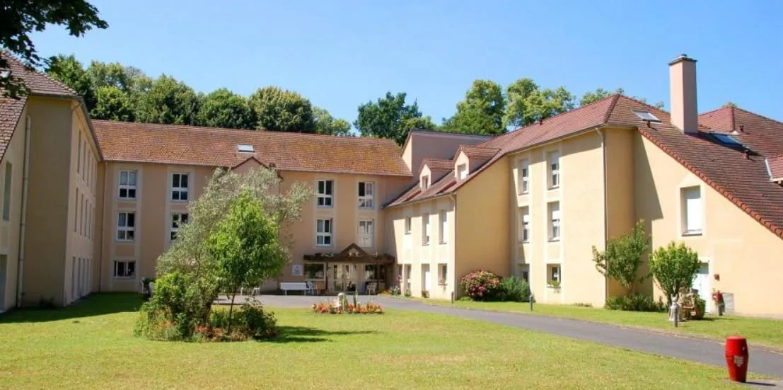 Domaine de la Chalouette un Ehpad à la revente exploité par Colisee à Morigny-Champigny