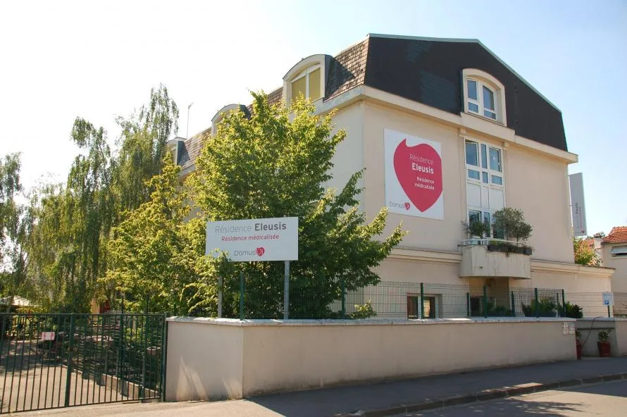 Résidence Eleusis Poissy un Ehpad à la revente exploité par DomusVi à Poissy