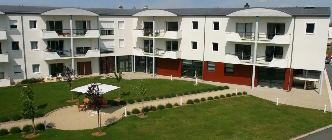 Les Jardins de Camille un Ehpad à la revente exploité par Emeis (Orpea) à Saint-Benoit