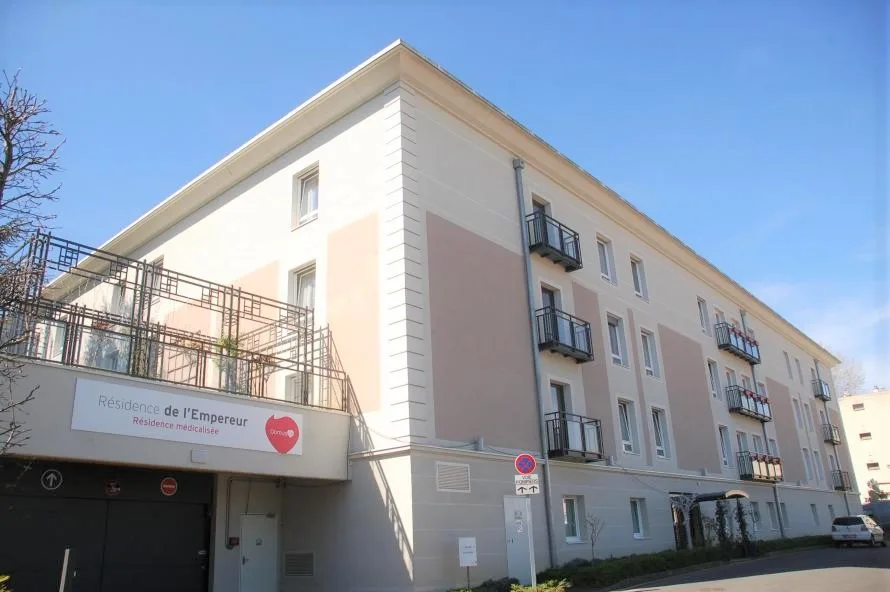 Résidence de l'Empereur un Ehpad à la revente exploité par DomusVi à Garches