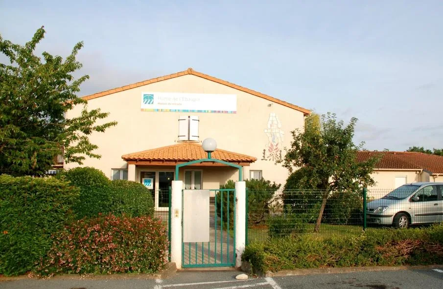 Home de l'Ébaupin Coulon exploité par Clariane (Korian)