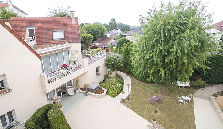 Résidence Iris un Ehpad à la revente exploité par DomusVi à Garches