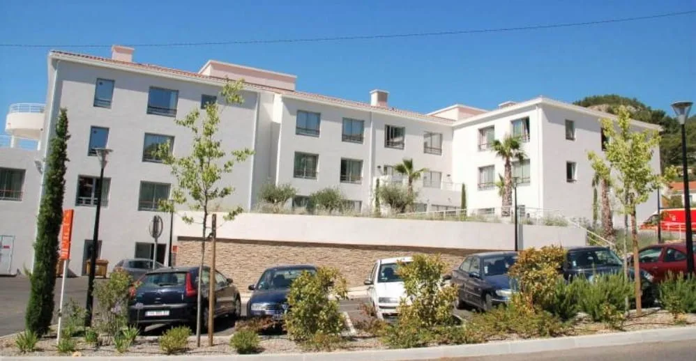 Les Jardins du Revest un Ehpad à la revente exploité par DomusVi à Le Revest-les-Eaux