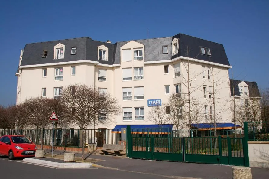 L'île de Migneaux un Ehpad à la revente exploité par Clariane (Korian) à Poissy