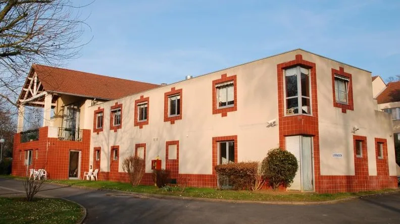 Le Coeur Volant un Ehpad à la revente exploité par Clariane (Korian) à Louveciennes