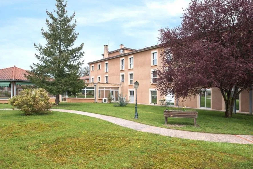 Les Blés d'or un Ehpad à la revente exploité par Clariane (Korian) à Castelnau-de-Lévis