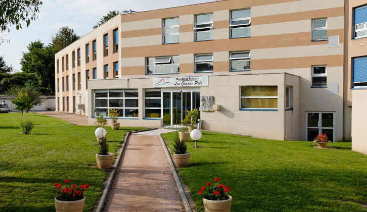 Les Grands Prés un Ehpad exploité par DomusVi à Montluçon 
