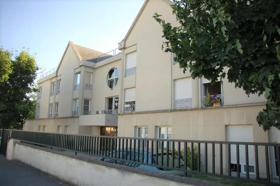 Les Mathurins un Ehpad à la revente exploité par Clariane (Korian) à Bagneux