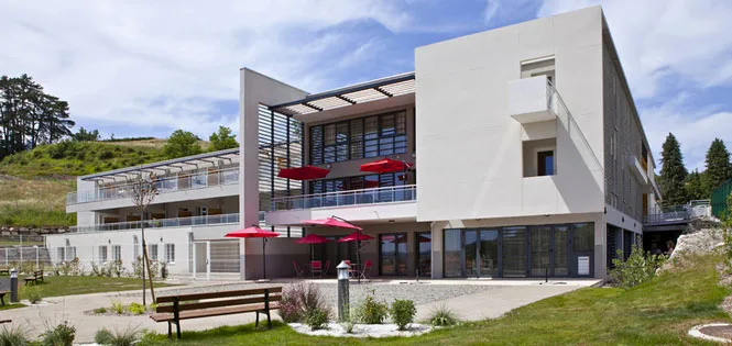 Maisonnée Le Cap Blanc un Ehpad à la revente exploité par Emera à Aurillac