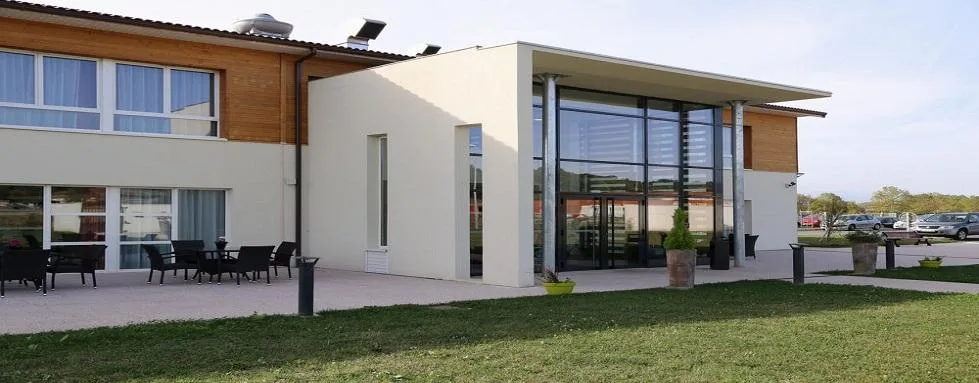 Athéna (Oasis Palmeraie) un Ehpad à la revente exploité par Emeis (Orpea) à Villeneuve-de-Rivière