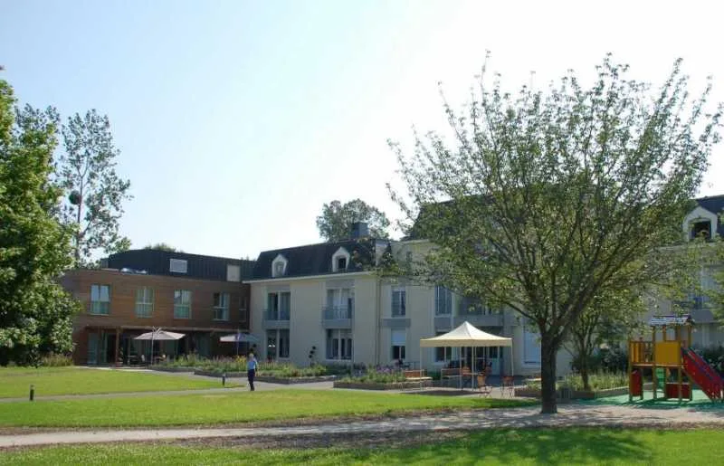 Le Parc de La Plesse un Ehpad exploité par LNA Santé à Avrillé