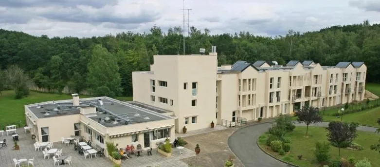 La Cerisaie un Ehpad à la revente exploité par Emeis (Orpea) à Poigny-la-Foret