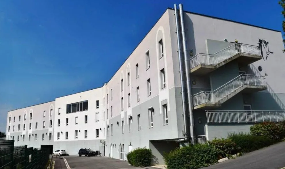Les Hamas un Ehpad à la revente exploité par Emeis (Orpea) à Signy-l'Abbaye