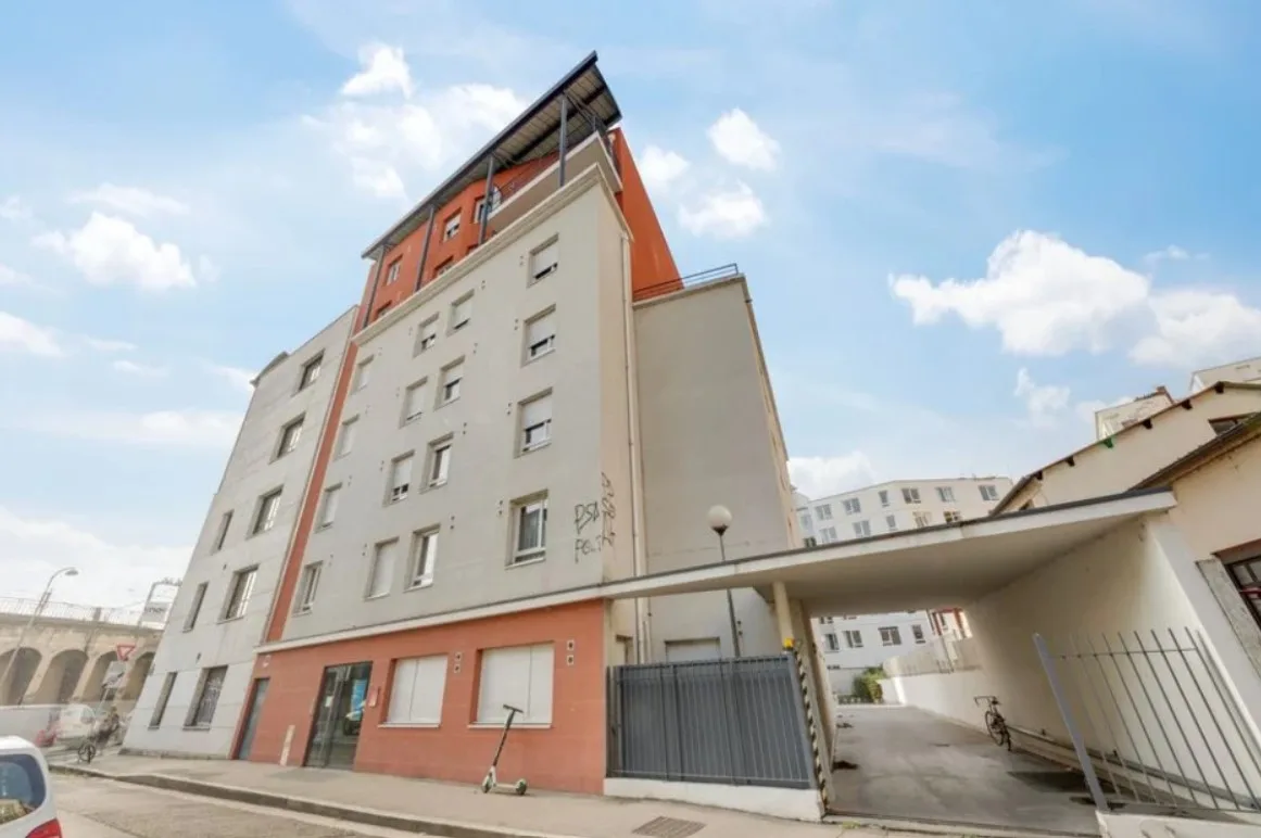 Bancel une  exploitée par Logifac (OHLE) à Lyon 