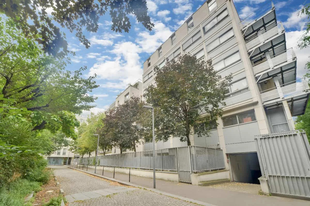 Saint-Jacques une résidence étudiante exploitée par Logifac (OHLE) à Paris, 