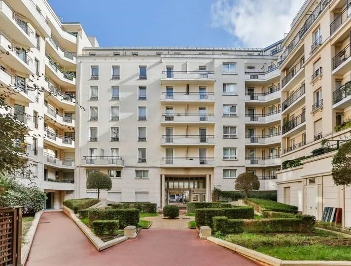 Studéa Issy 1 une résidence étudiante exploitée par Studea à Issy-les-Moulineaux, 