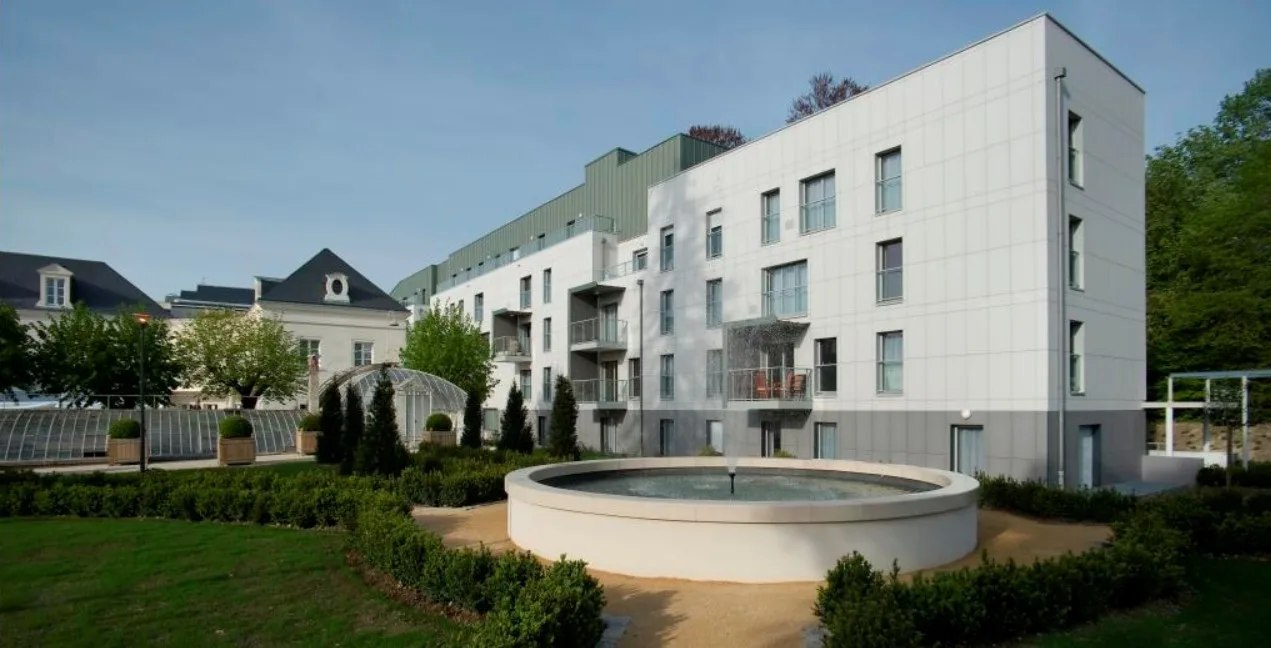 Le Parc Belmont une Résidence Seniors exploitée par Domitys à Tours 