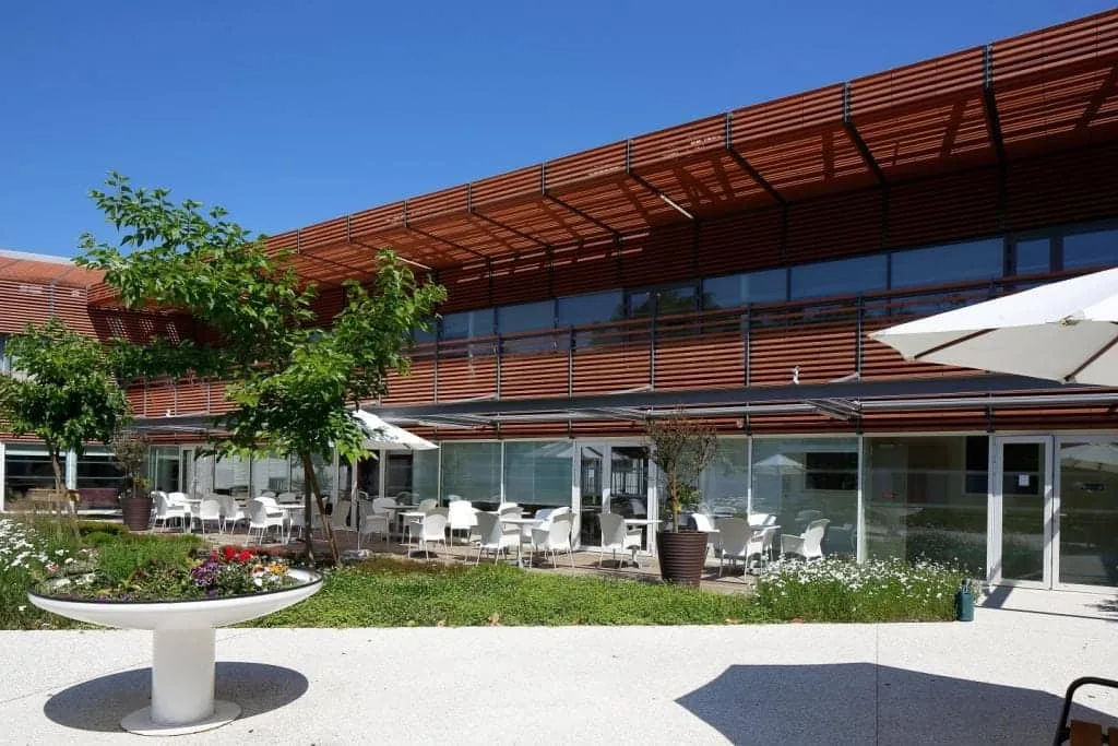 Les Magnolias un Ehpad à la revente exploité par Emeis (Orpea) à Biganos