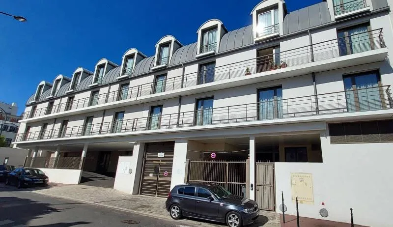 Port Van Gogh un Ehpad à la revente exploité par Emeis (Orpea) à Asnières-sur-Seine