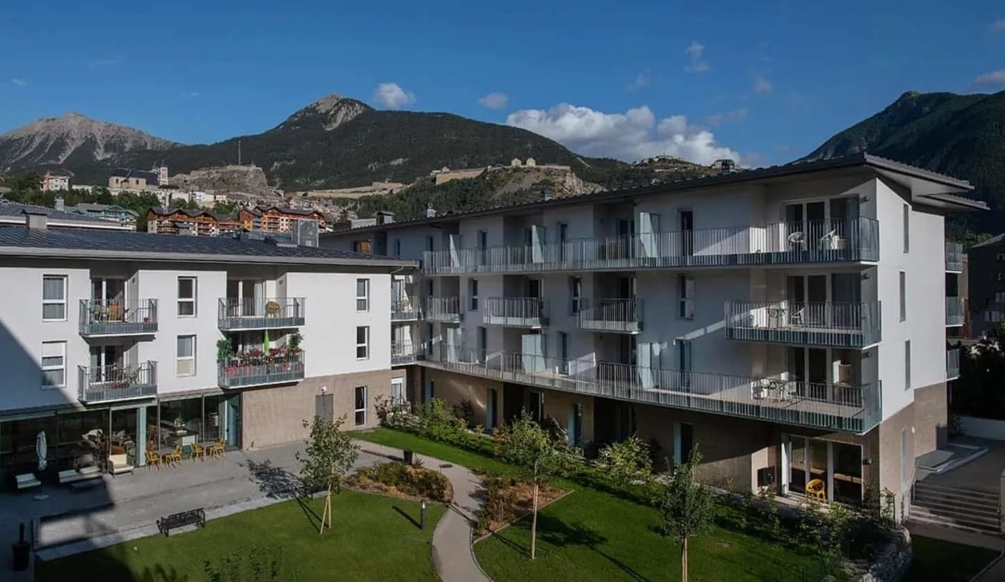Les Aiglons Blancs une résidence seniors à la revente exploitée par Domitys à Briançon