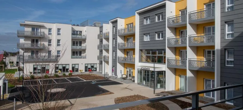 L'Athénée une résidence seniors à la revente exploitée par Domitys à Mont-Saint-Aignan