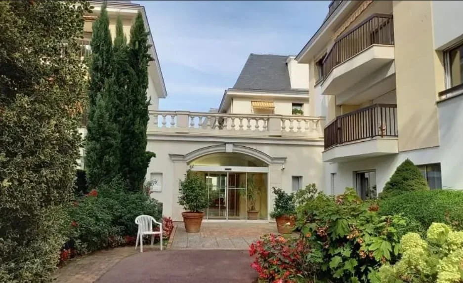 Carnot une résidence seniors à la revente exploitée par Domitys à Bourg-la-Reine