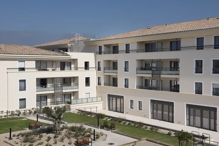 La Cité des Princes une résidence seniors à la revente exploitée par Domitys à Orange