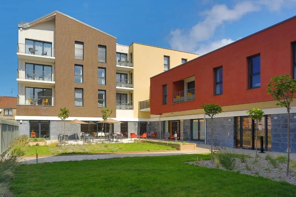 Le Fil de Soie une résidence seniors à la revente exploitée par Domitys à Calais