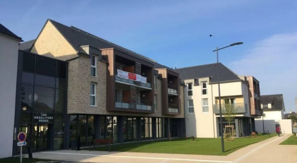 Les Mégalithes Roses une résidence seniors à la revente exploitée par Domitys à Perros-Guirec