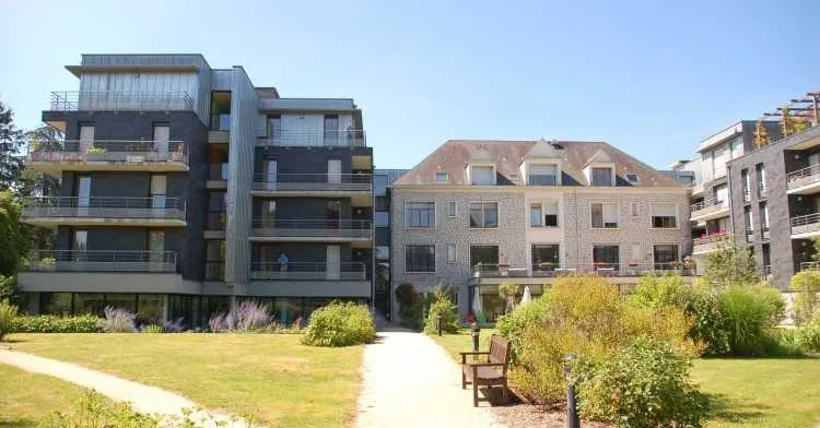 Le Parc de Vinci une résidence seniors à la revente exploitée par Domitys à Amboise