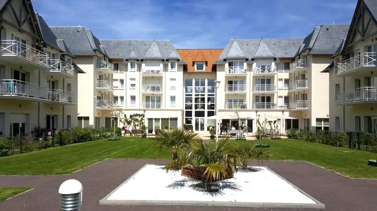 La Plage de Nacre une résidence seniors à la revente exploitée par Domitys à Courseulles-sur-Mer