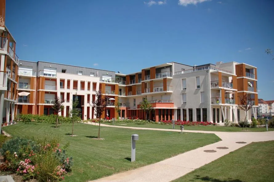 Terres de Bourgogne une résidence seniors à la revente exploitée par Domitys à Auxerre