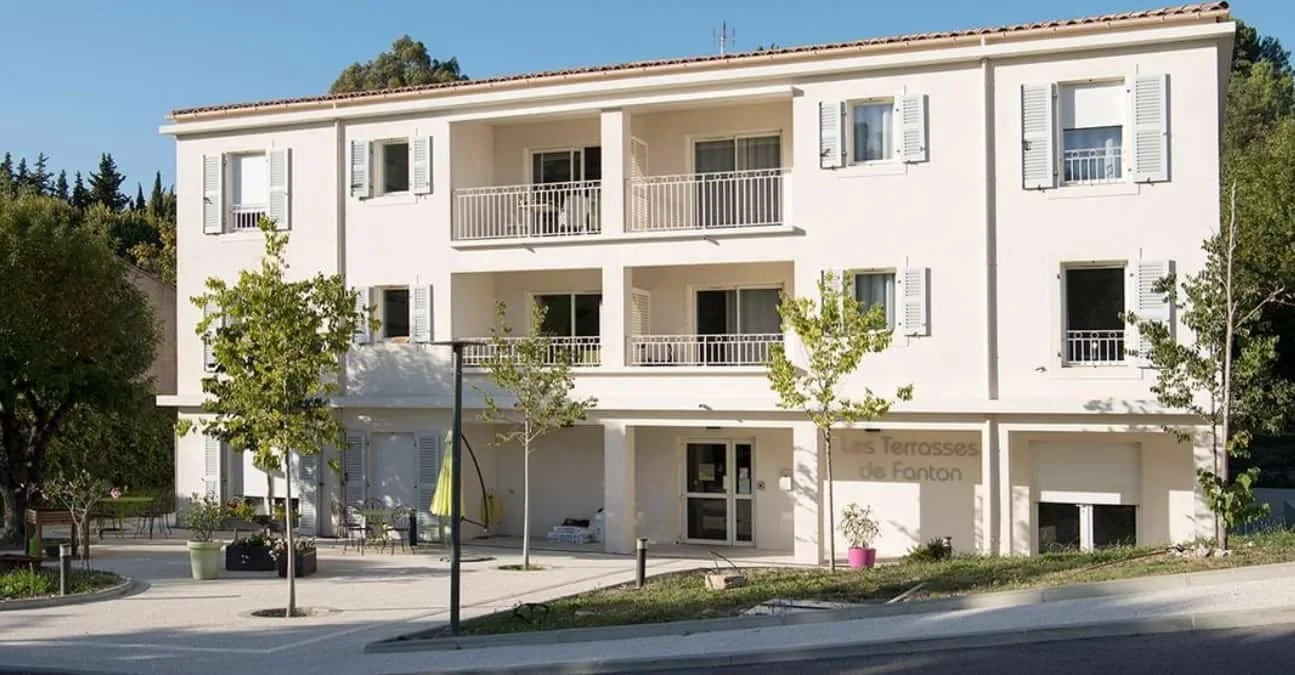 Les Terrasses de Fanton une résidence seniors à la revente exploitée par DomusVi à Pégomas