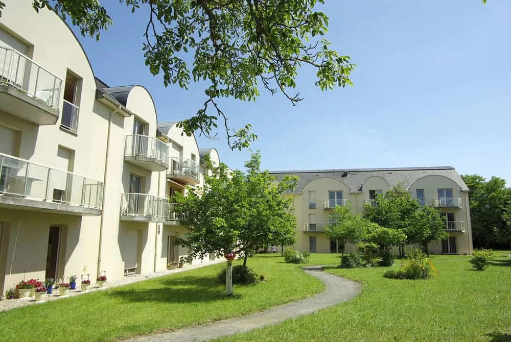Précigné une résidence seniors à la revente exploitée par Espace et Vie à Précigné