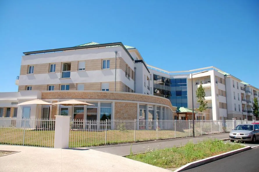 Le Jardin Fleuri une résidence seniors à la revente exploitée par Domitys à Orléans