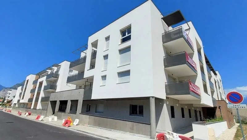 Les Girandières Villa Parisio une résidence seniors à la revente exploitée par Réside Etudes à Seyssinet-Pariset