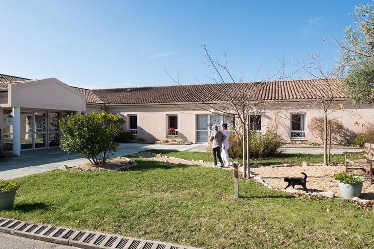 Drôme Provençale un Ehpad exploité par Clariane (Korian) à Charols 