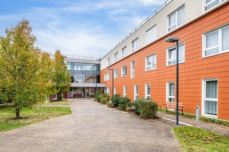 La Reine Blanche un Ehpad exploité par Clariane (Korian) à Olivet 